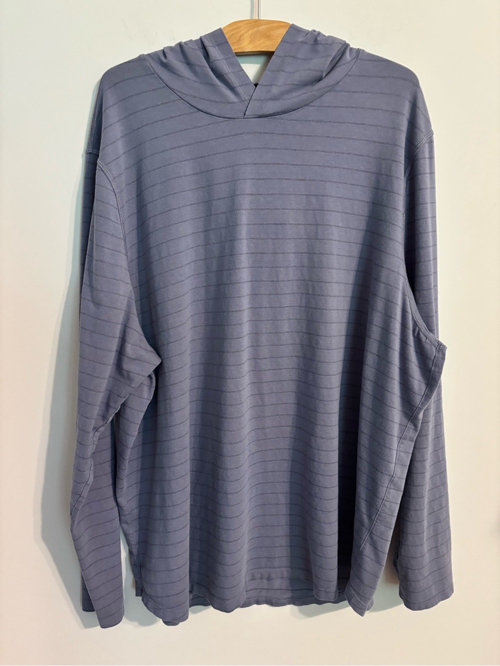 VRST Men’s Essential activewear hoodie